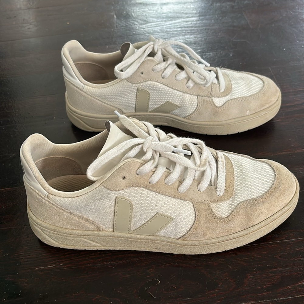 Veja V-10 Sneakers